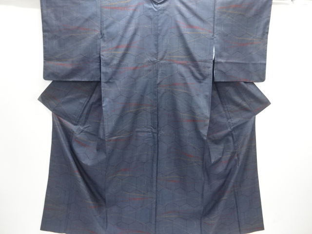 亀甲に抽象模様織り出し本場泥大島紬着物(5マルキ)